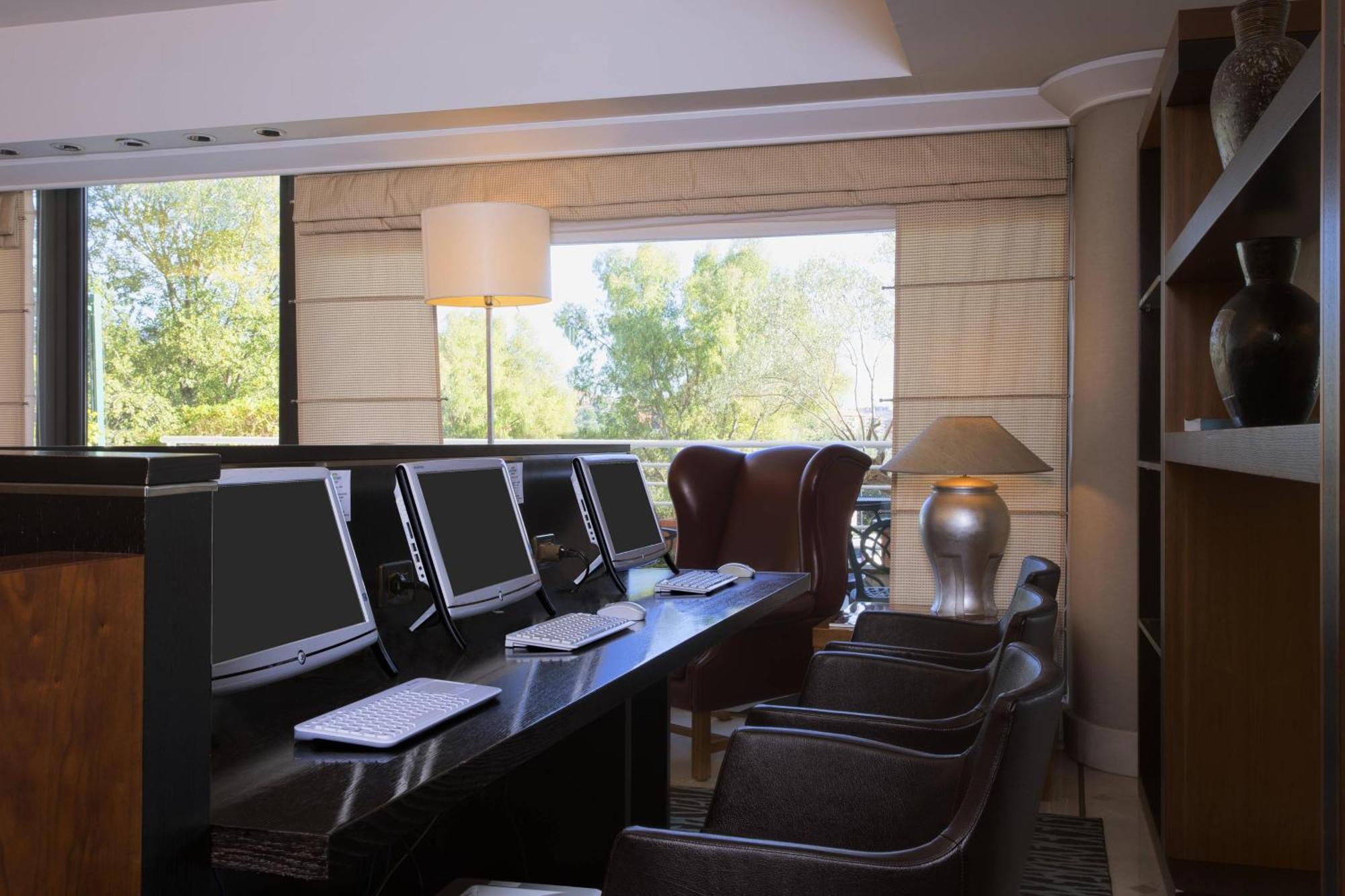 Courtyard By Marriott Central Park 4* Rome