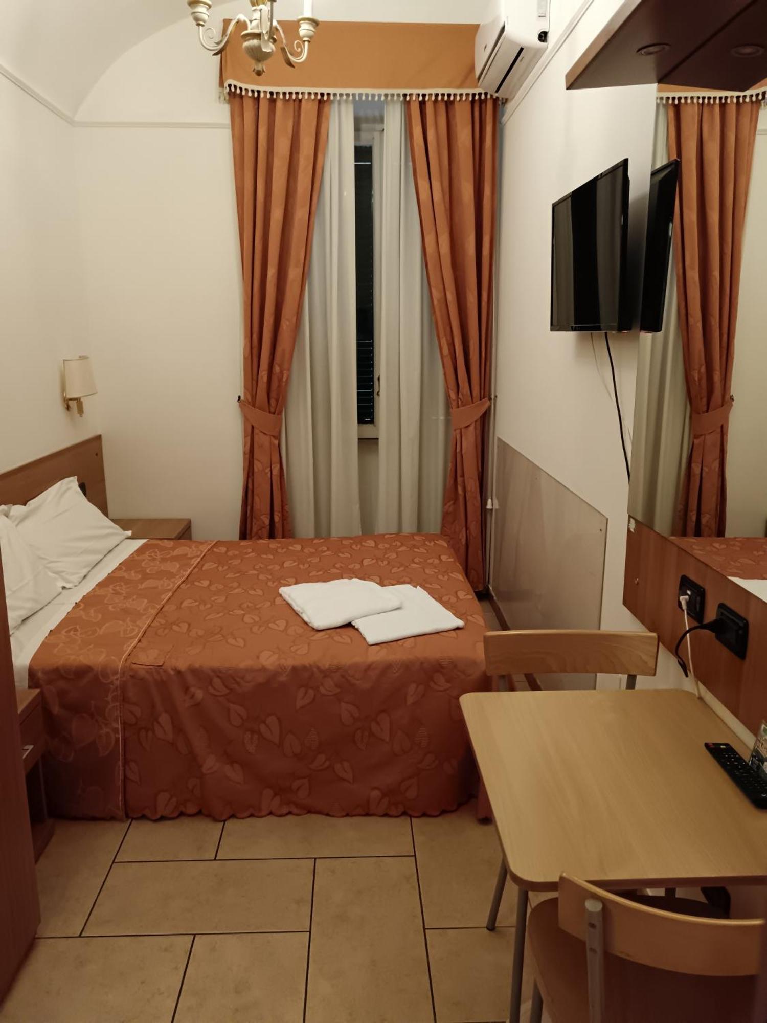Privato Simone Couette-café *