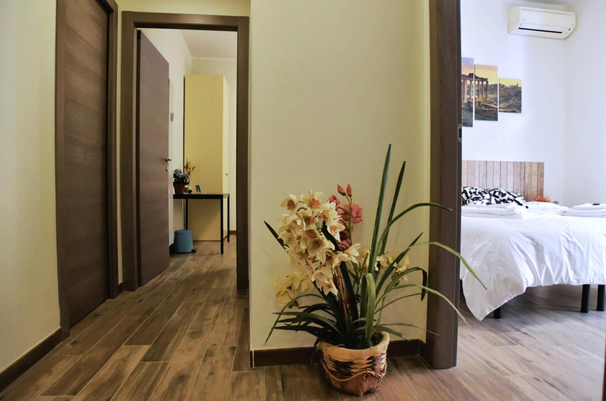 Apartment Intero Nel Cuore Di // Metro A~b~c