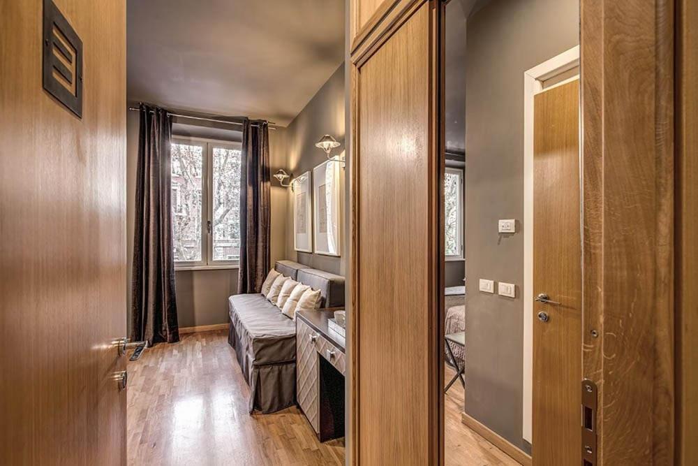 Interno5 * Rome
