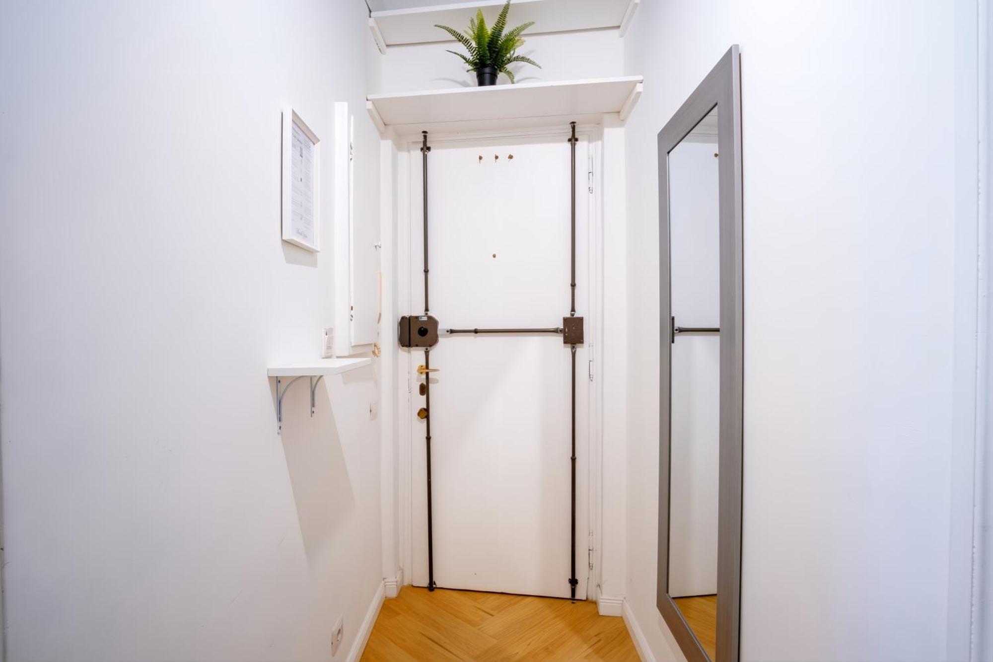 Elegantis Trevi - Just 50m From Trevi Fountain Apartment