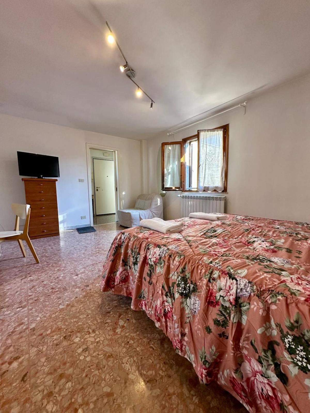 Apartment Grazioso Attico Vicino Al Parco Degli Acquedotti *