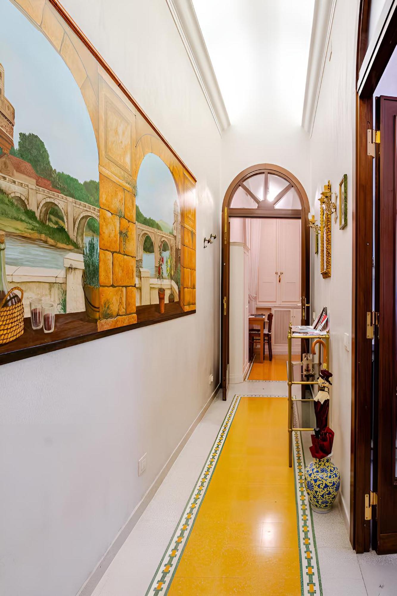 S.pietro Elvira's Retro * Roma