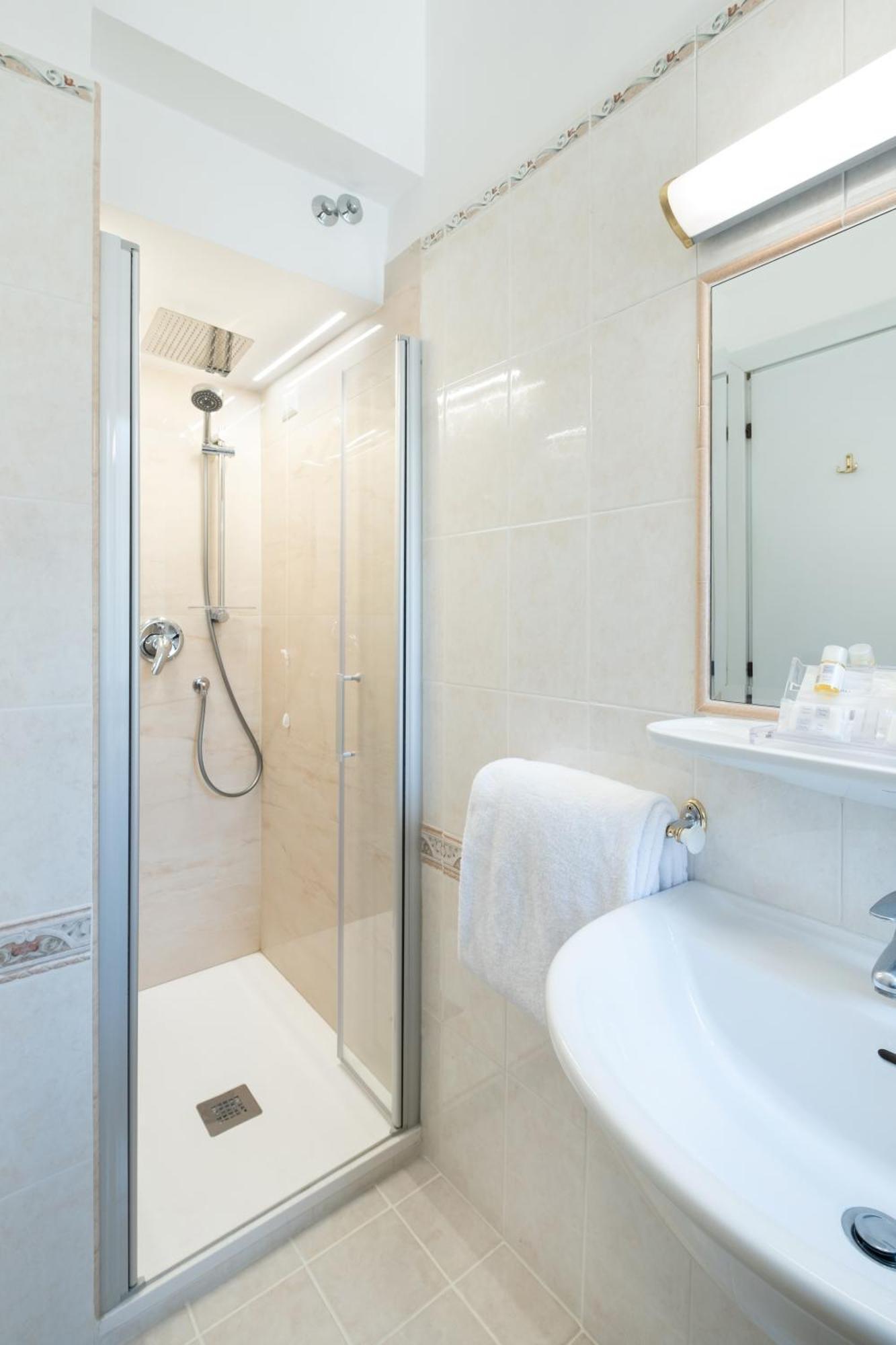 Hotel Santa Prisca Rome