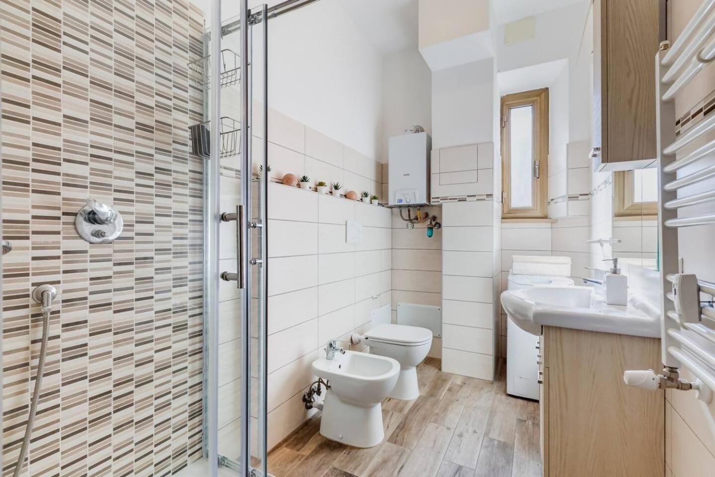 Apartment Bright And Spacious 2bdr Rome