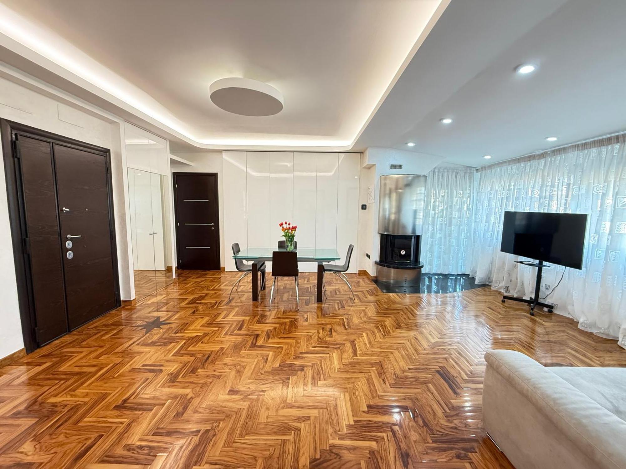 Luxury Av Rome