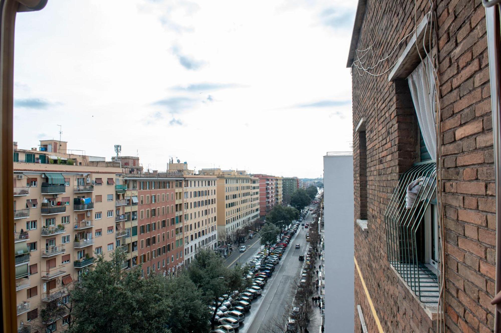 Lev * Roma