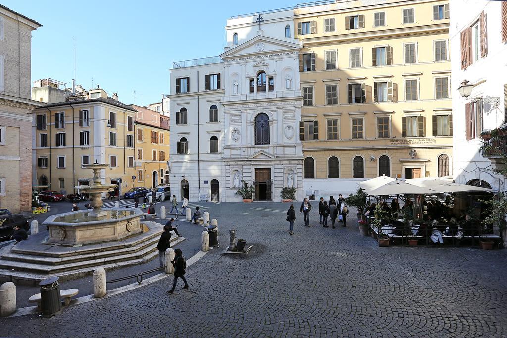 Piazzetta De' Monti Rome