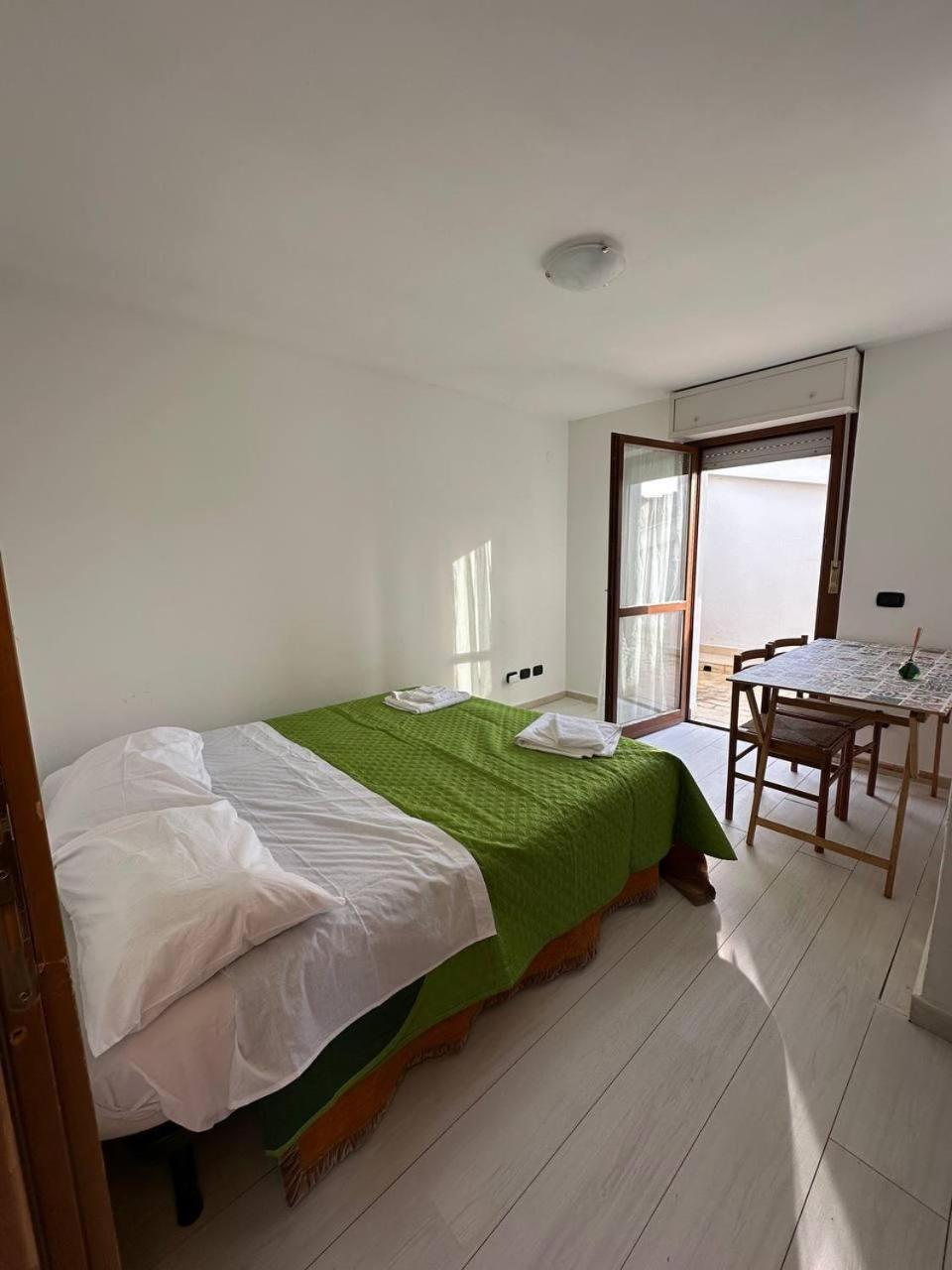 Casa Host Fontana Candida Metro C Appartement Rome
