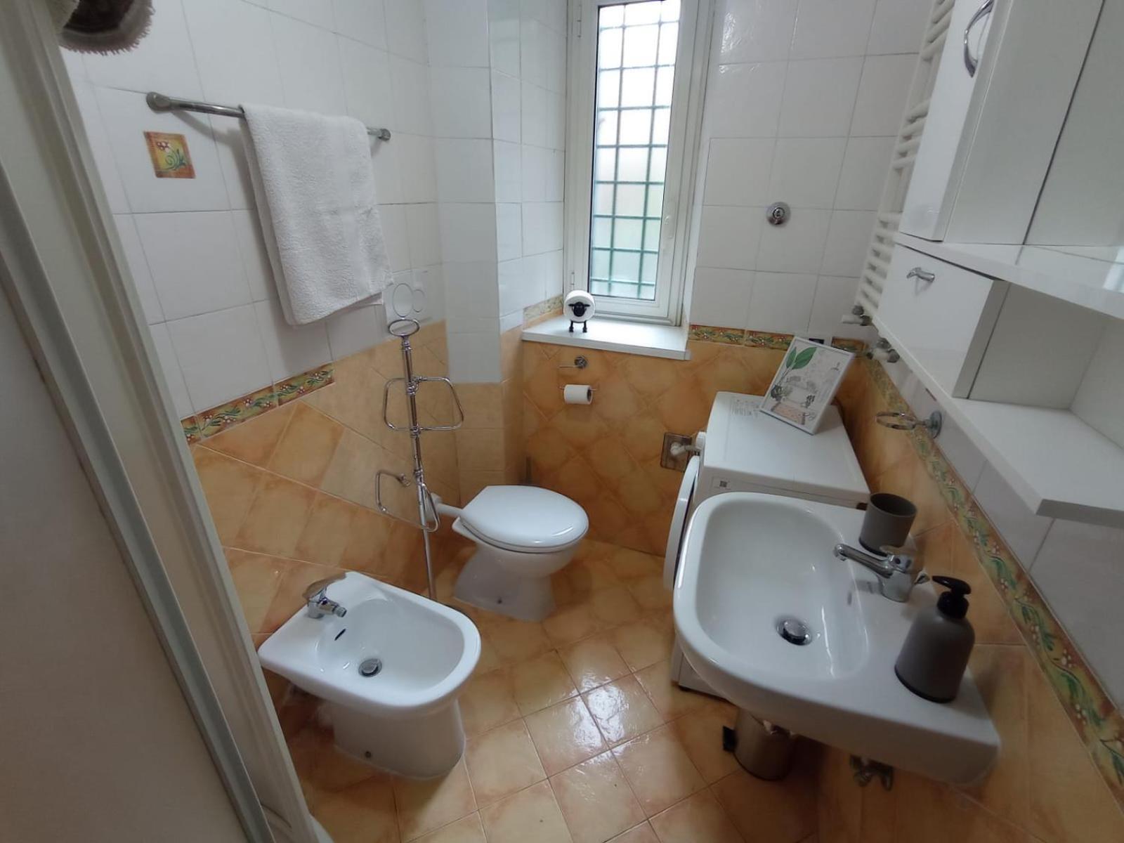 Casa Di Roberto - Metro E Servizi A Due Passi! Appartement