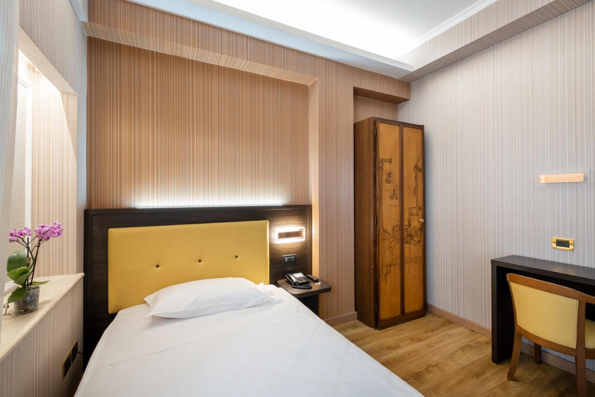 Santa Prisca Hotel Rome