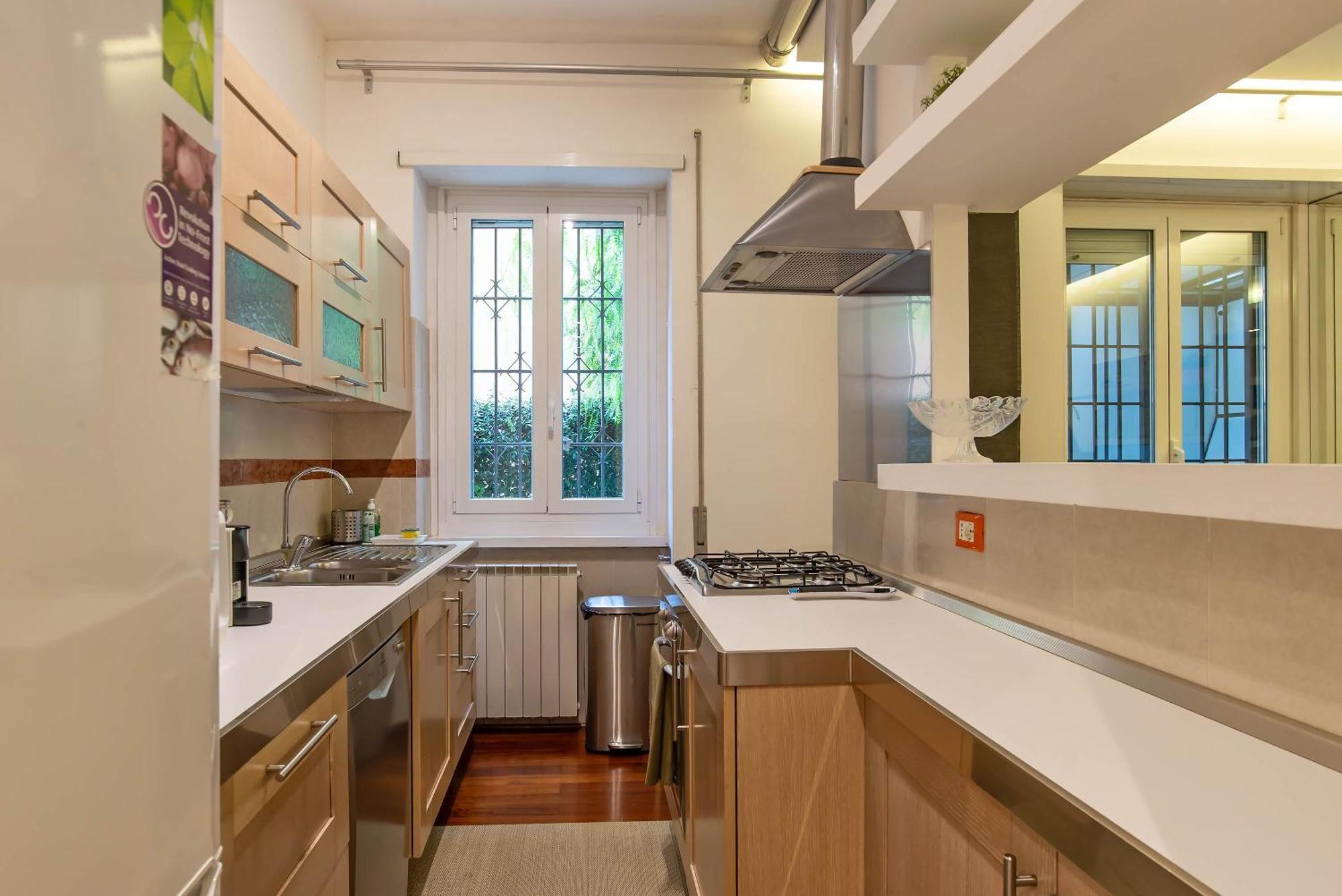 Appartamento Viale Tirreno - Con Patio Roma