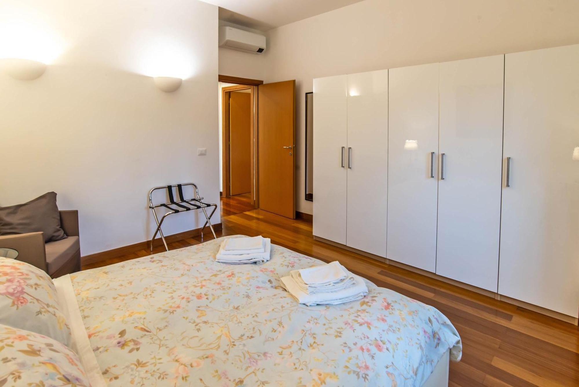 Viale Tirreno - Con Patio Appartamento Roma