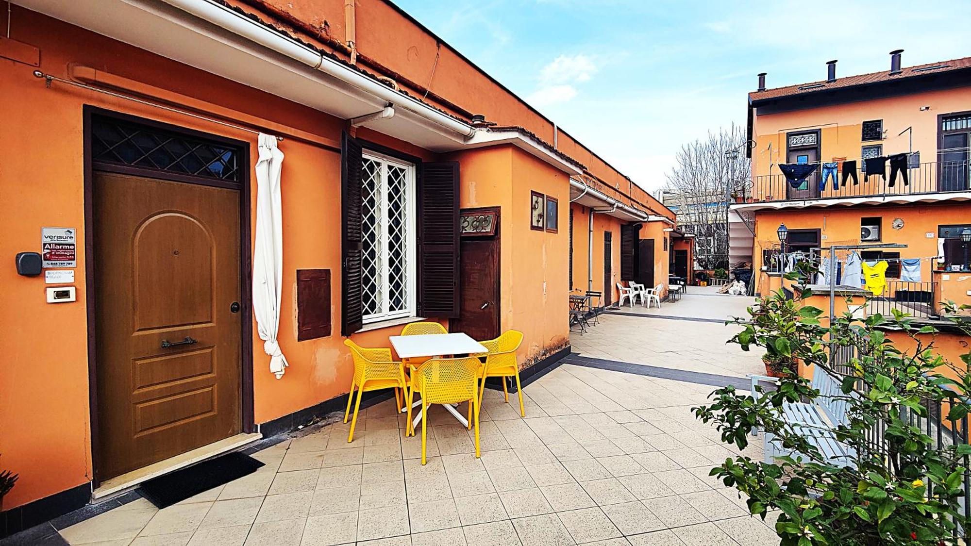 Elegante Con Terrazzino A San Lorenzo Rome