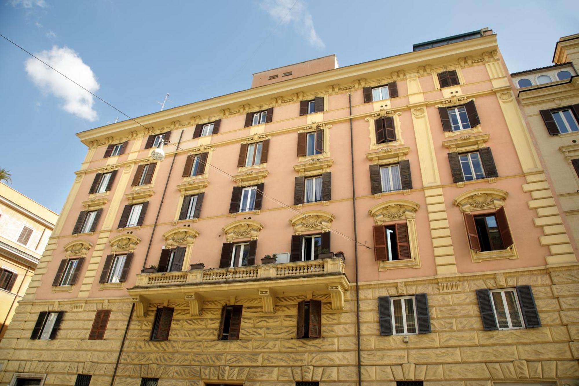 Apartment Porta Castello Charme Rome