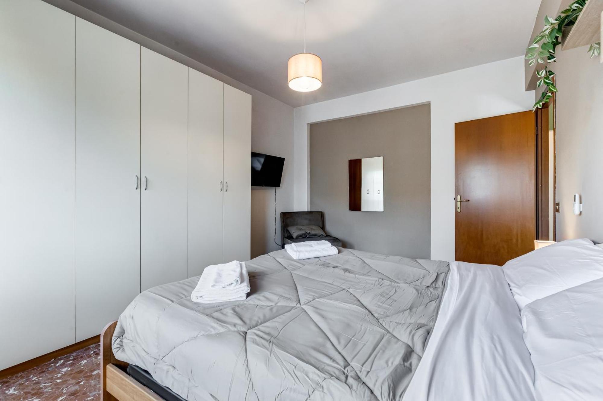 Apartment Near Metro A - Modern Boho Style Apartment *