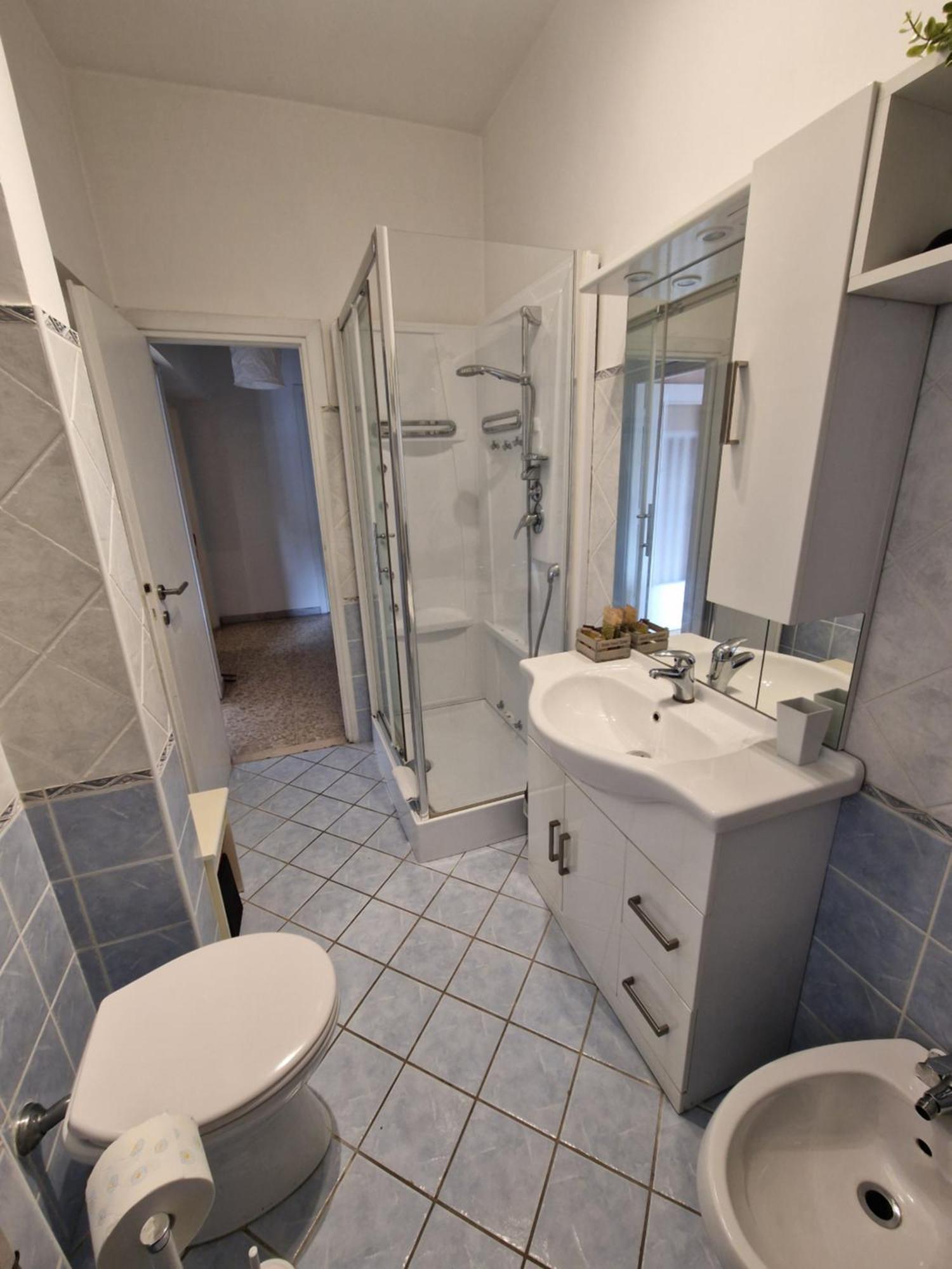 Da Nonna Santa & Private Parking Apartment Rome