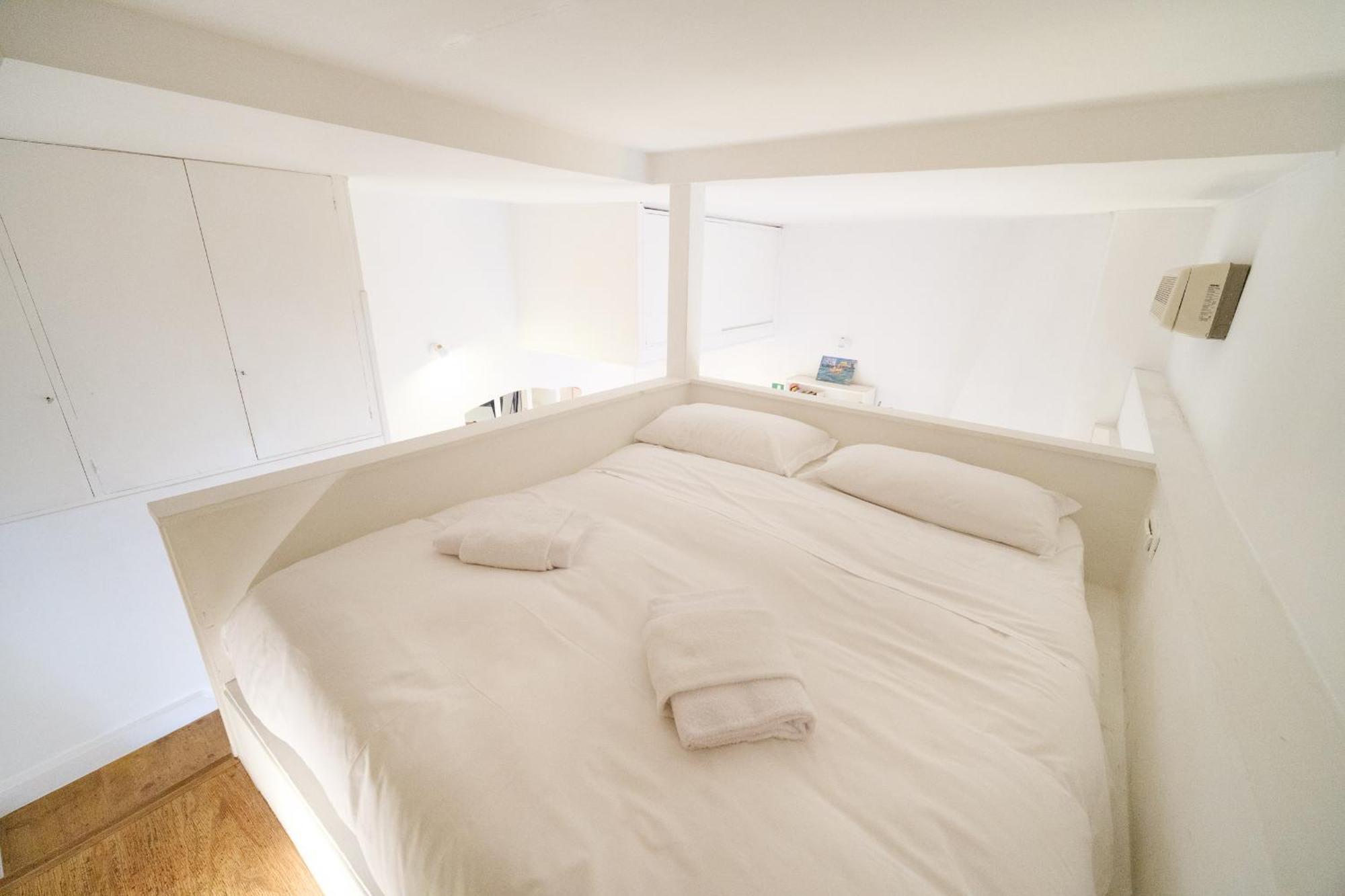 Monti's View By Buddyrent Apartment