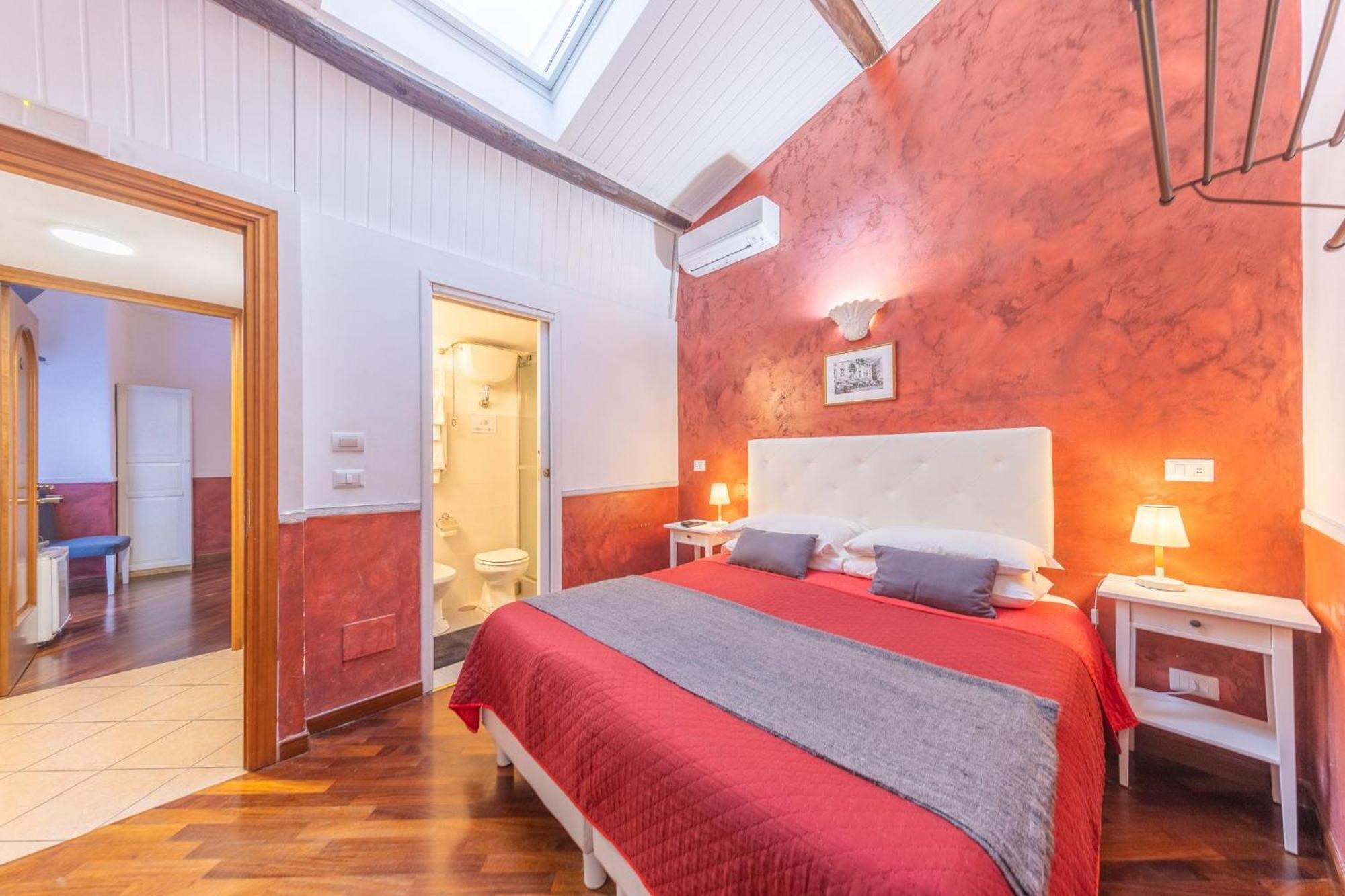 In Bb - Skylight Double In History House *