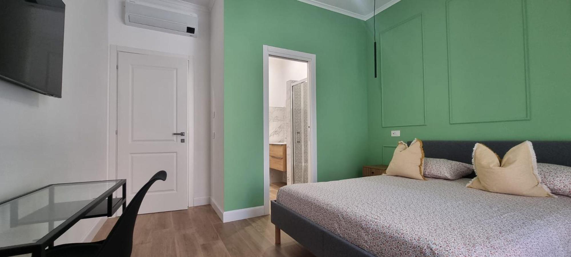 Park Apartment *