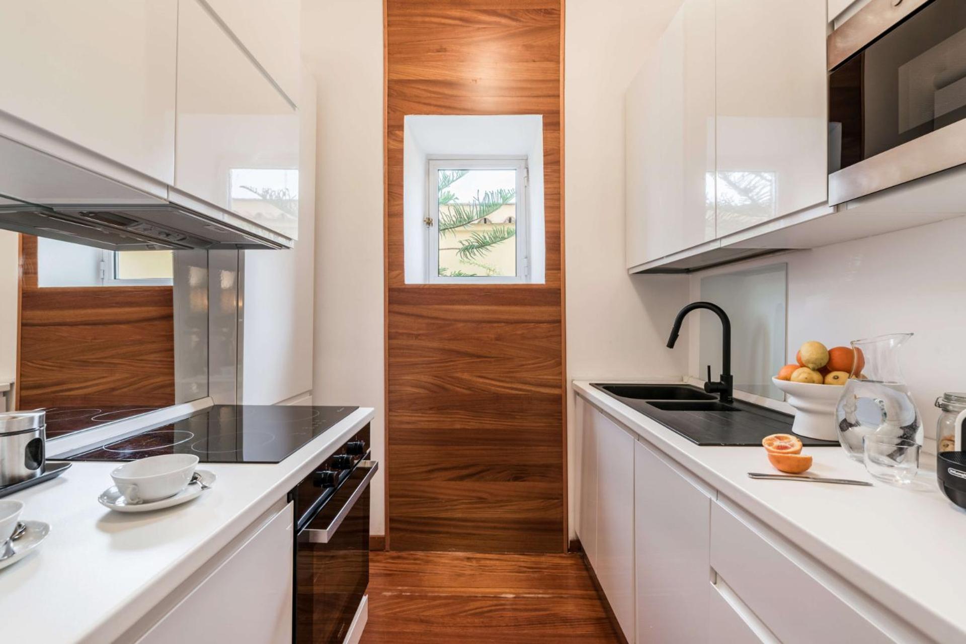 The Rent - One-bedroom In A Quiet, Classically Styled Corner Near The Quirinale
