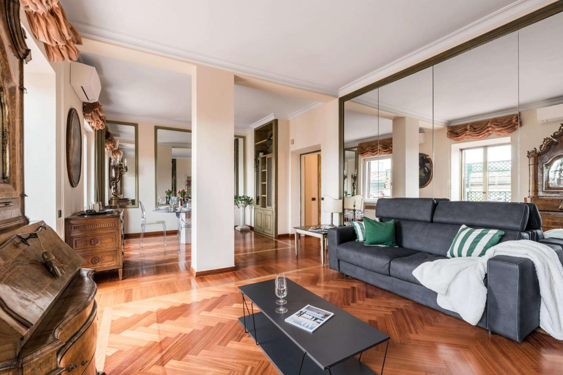 The Rent - One-bedroom In A Quiet, Classically Styled Corner Near The Quirinale Rome
