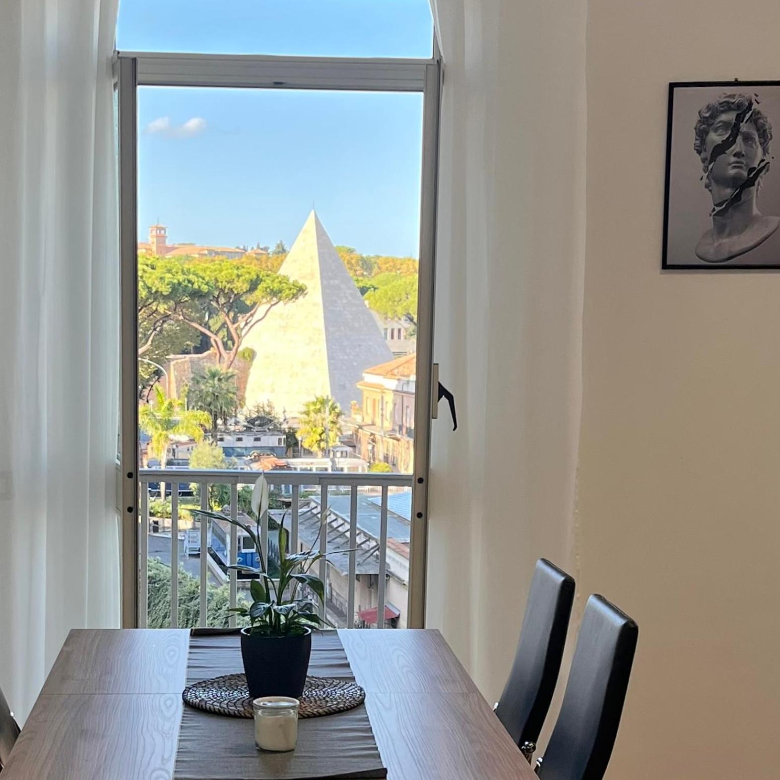 Pyramidhouse - 100mq With View - 2km From The Colosseum *