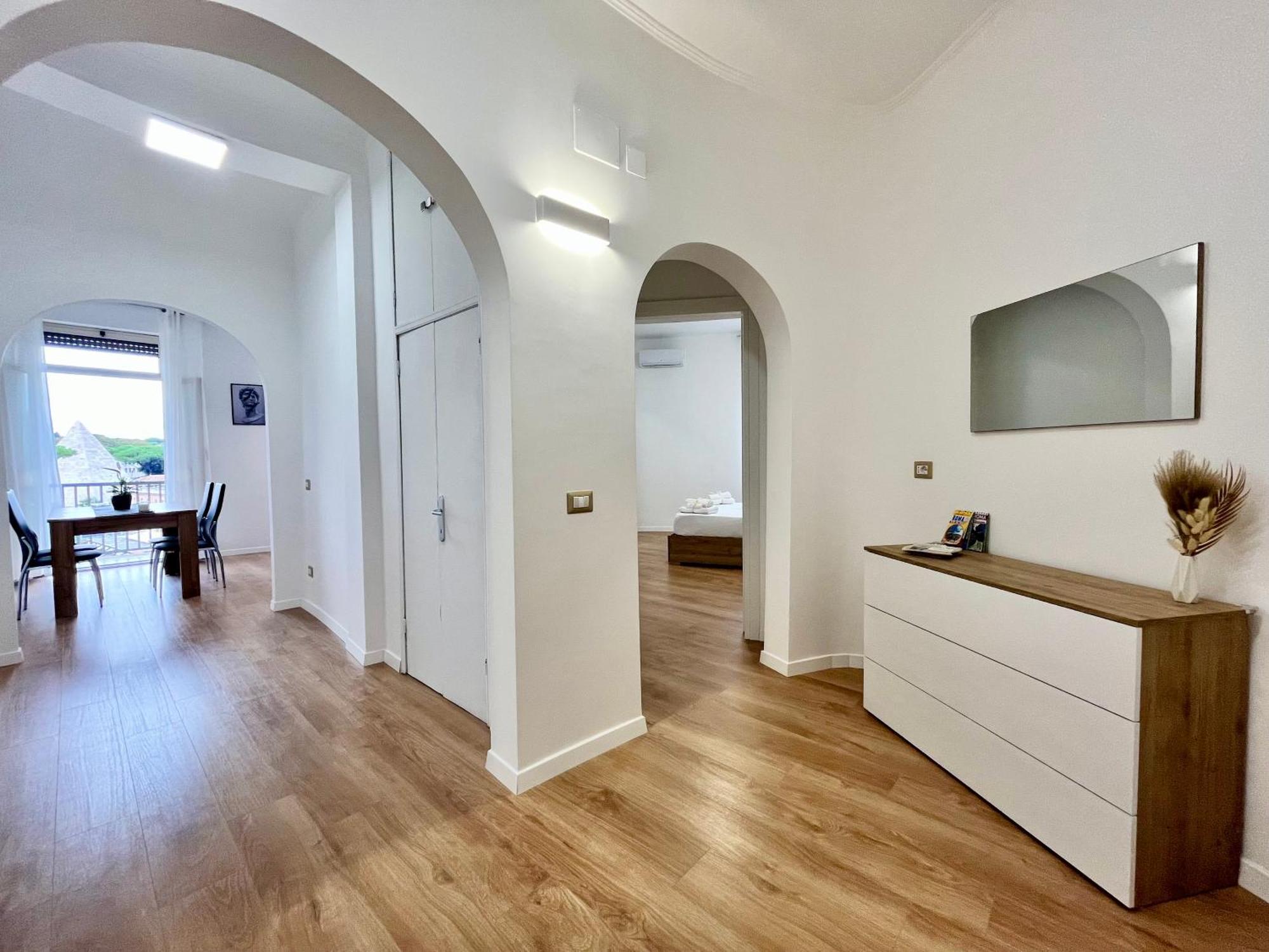Pyramidhouse - 100mq With View - 2km From The Colosseum Apartment
