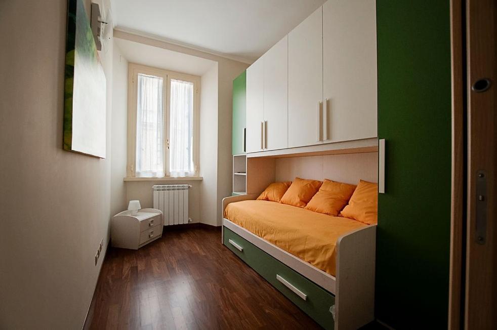 Trevi Fountain Big Apartment *