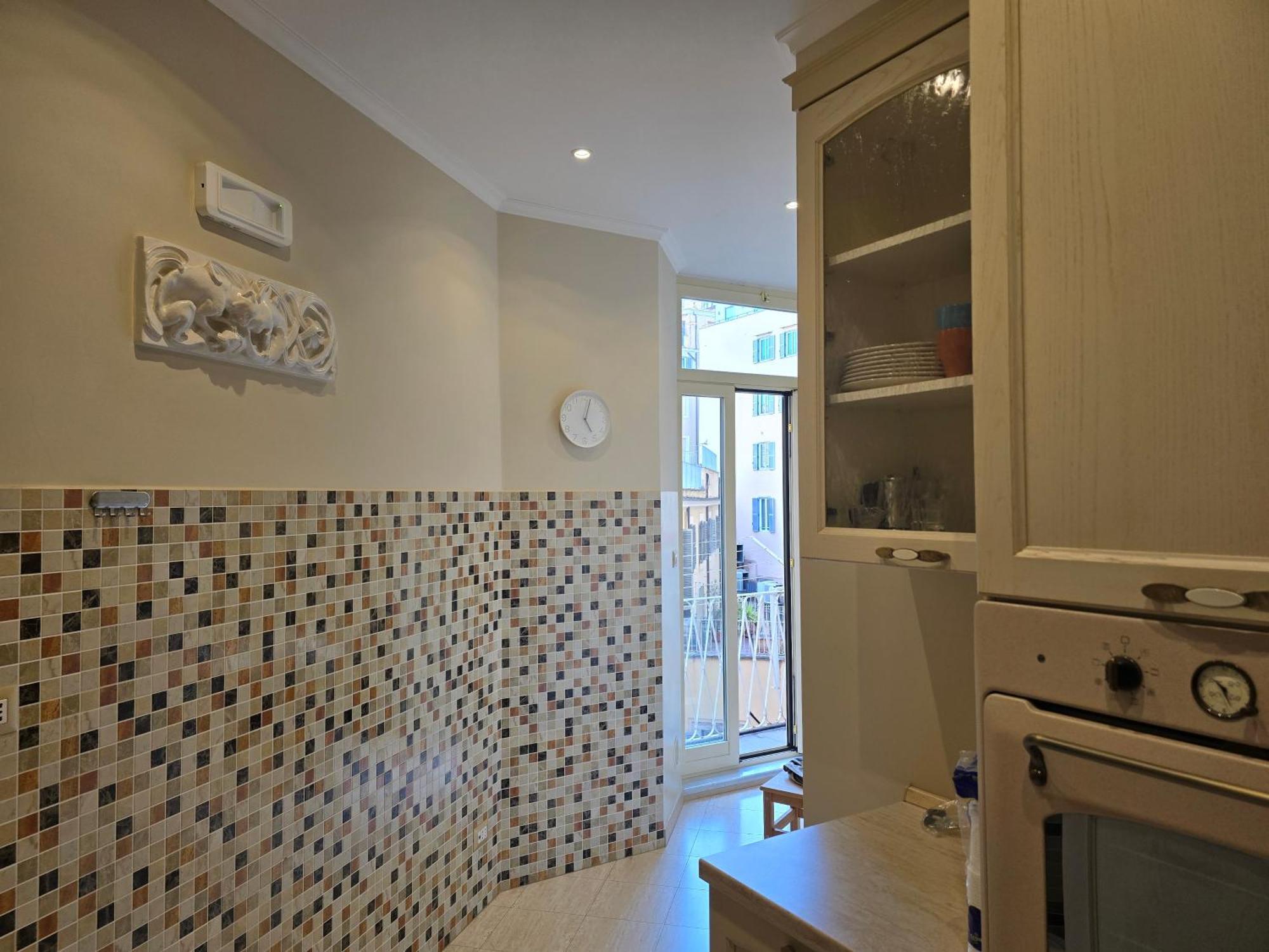 Trevi Fountain Big Apartment