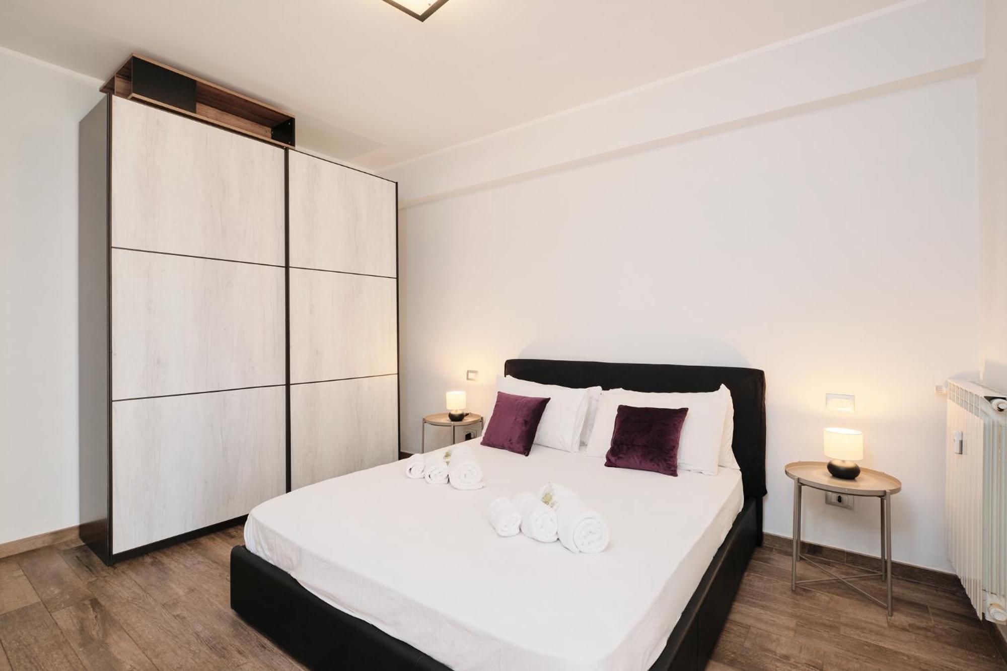 A Few Minutes From The Colosseum - Free Wi-fi & Netflix Rome