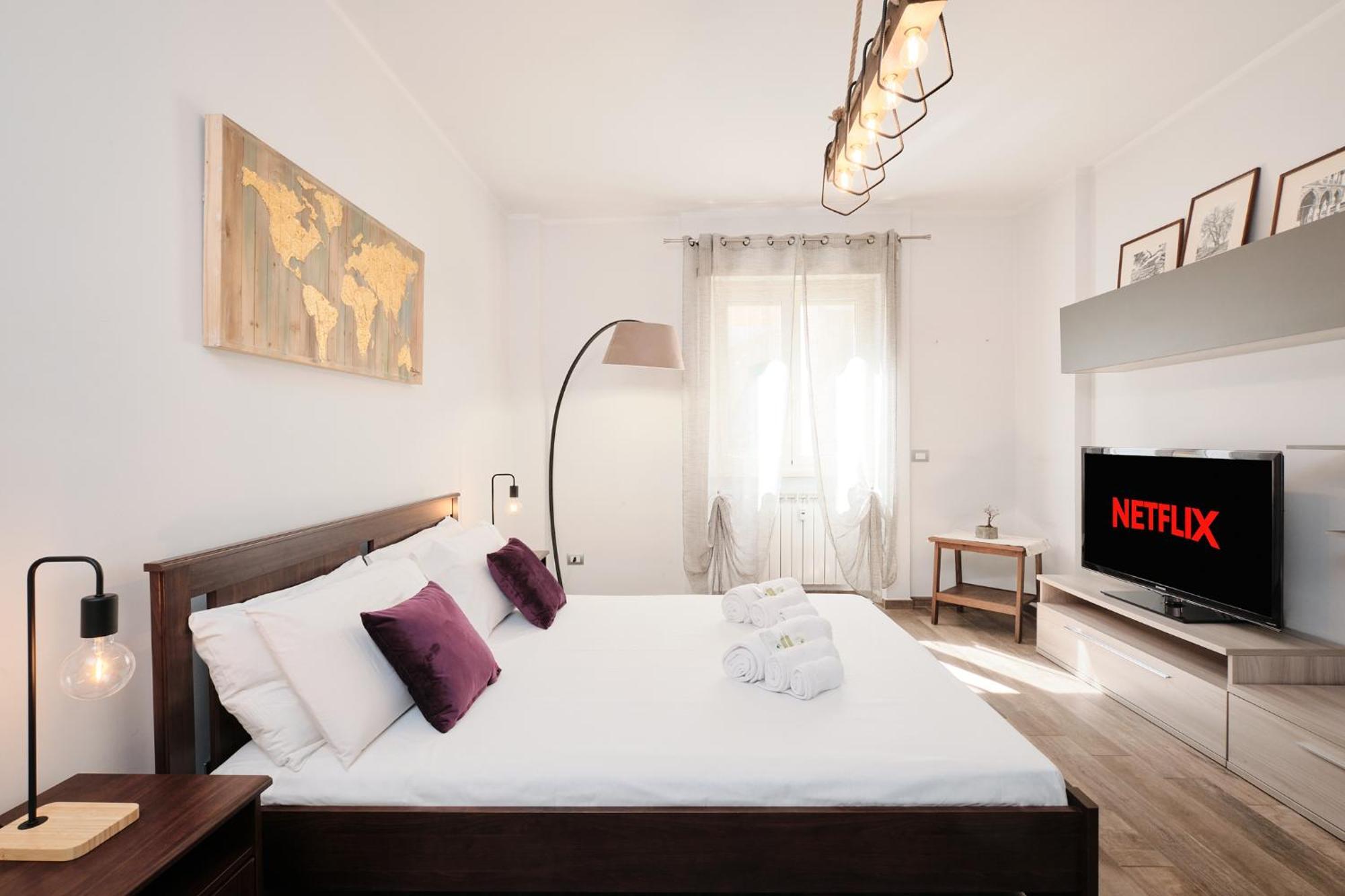 A Few Minutes From The Colosseum - Free Wi-fi & Netflix