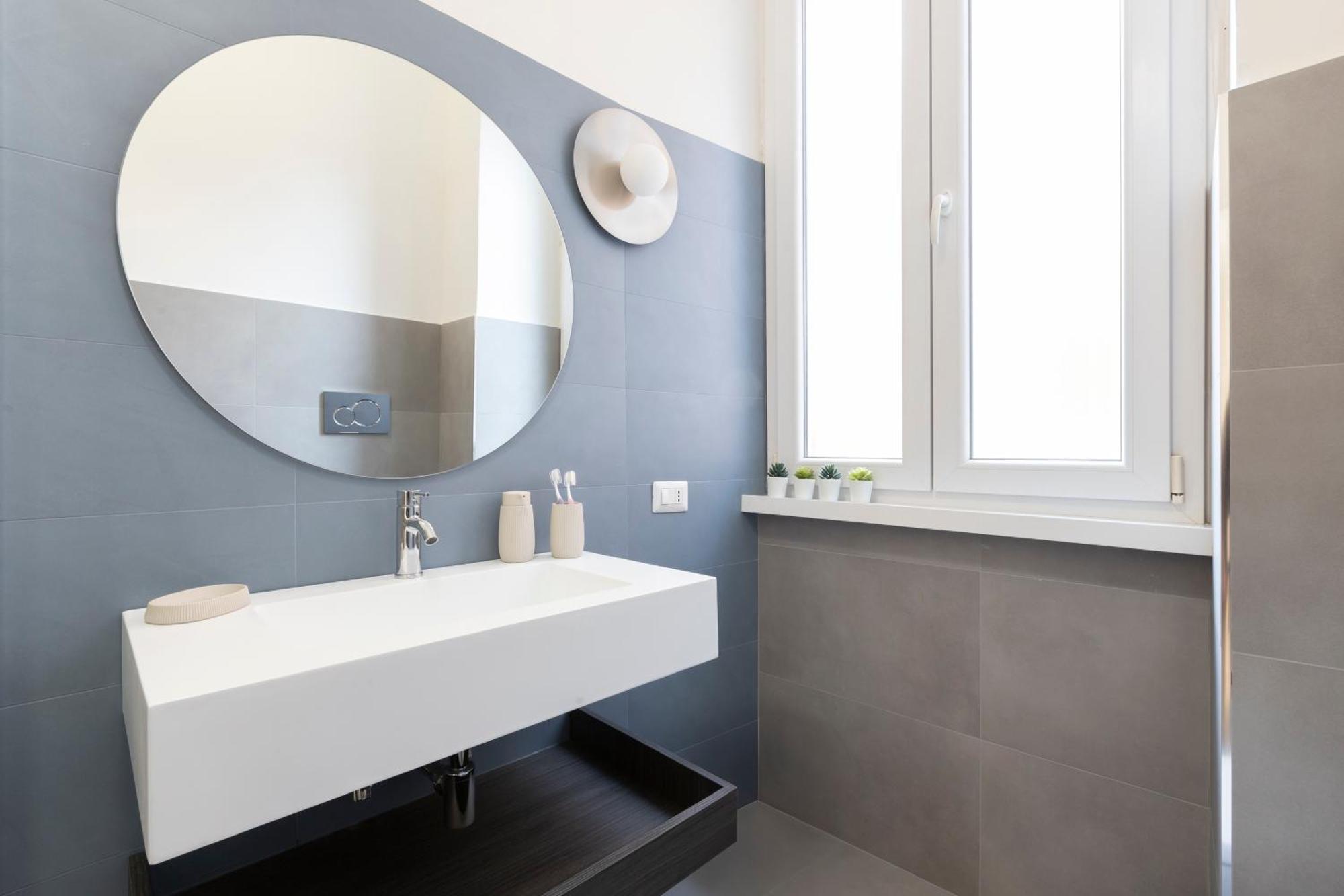 Apartment The Rent - Sunny Three-bedroom Near Ottaviano Metro Stop *