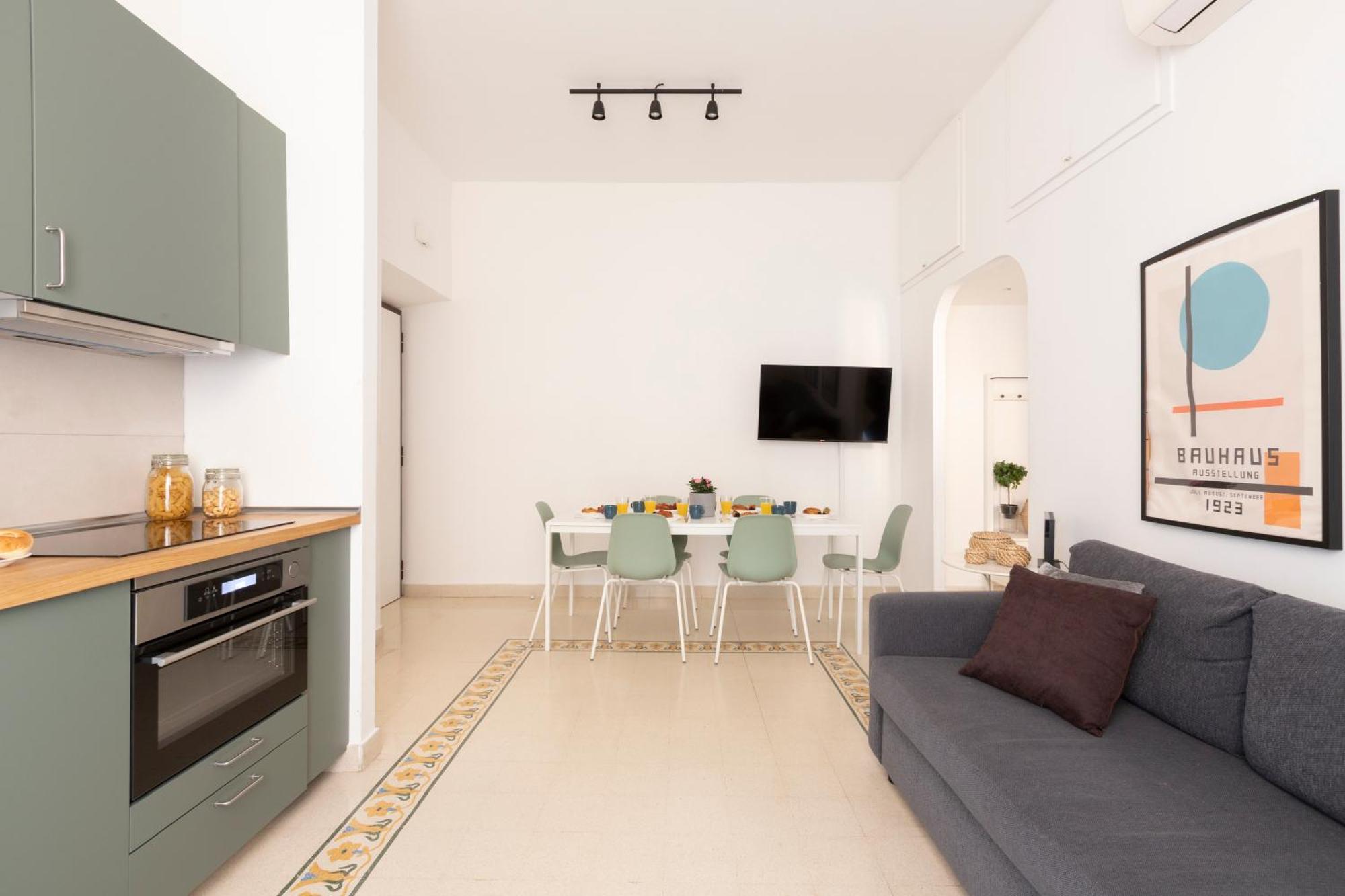 The Rent - Sunny Three-bedroom Near Ottaviano Metro Stop * Rome