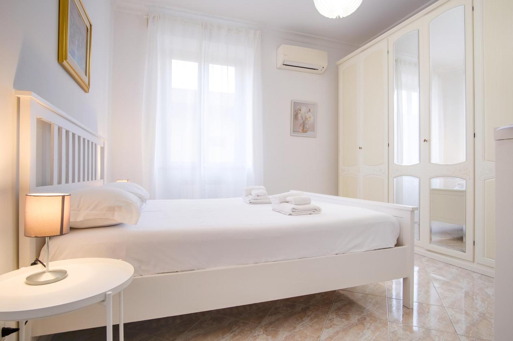 Apartment Elegantis Labicana - Few Steps From The Colosseum Rome