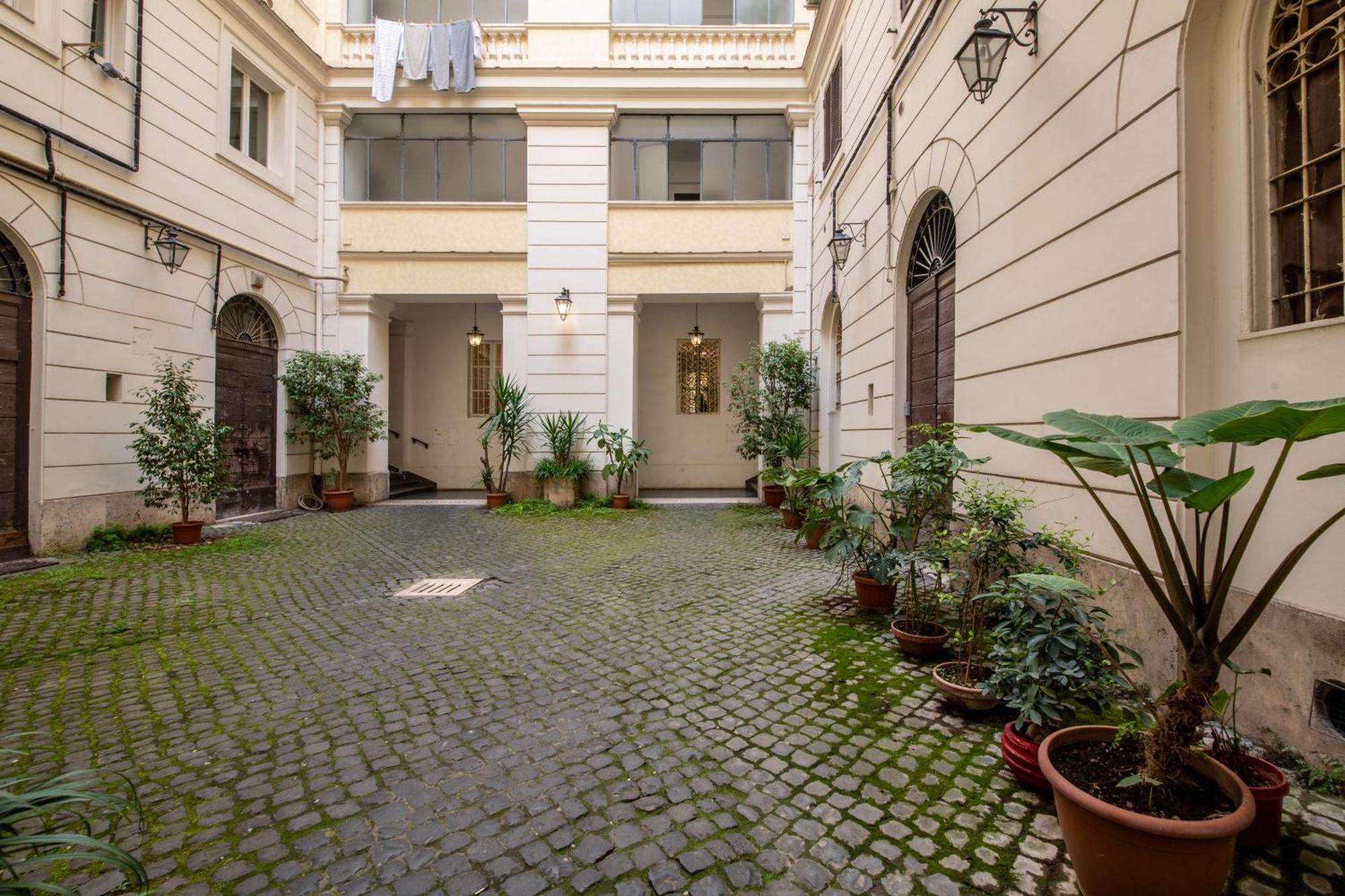 Romantica Laterano