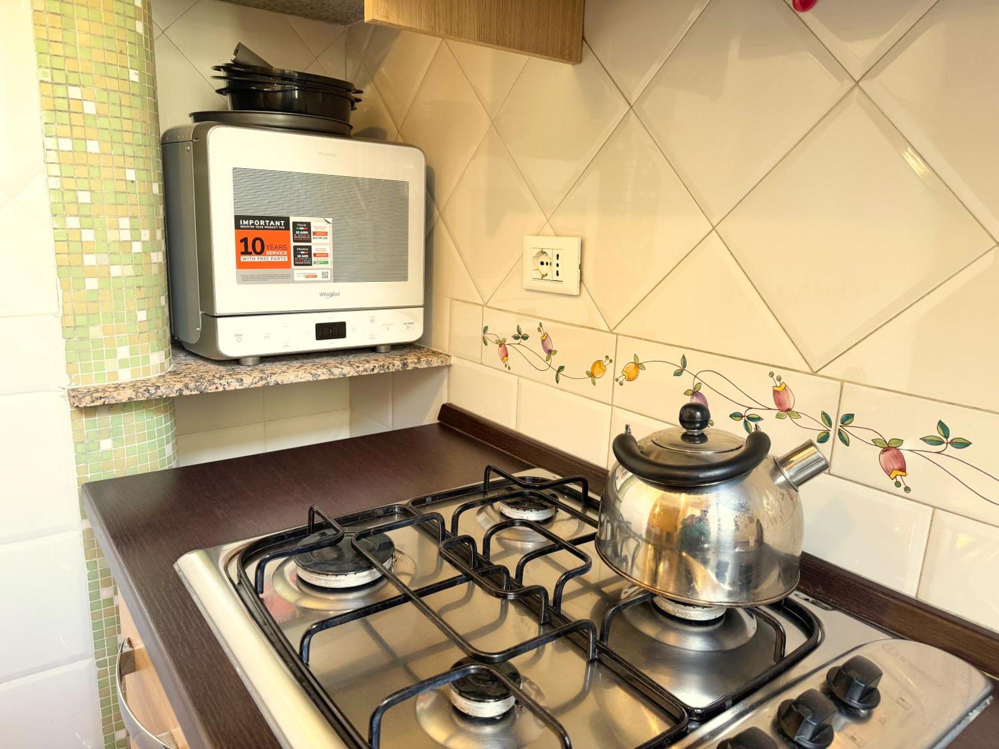 Anthony House, Via Villafranca 2, Castro Pretorio Roma