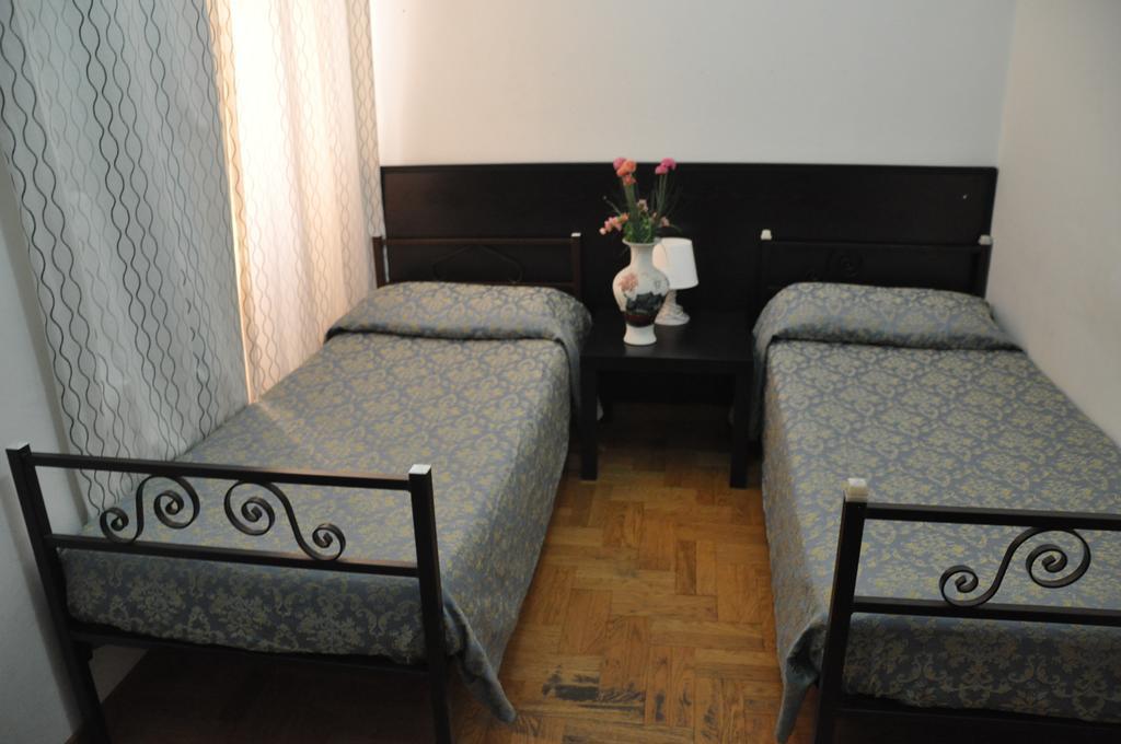 Beauty Hostel *