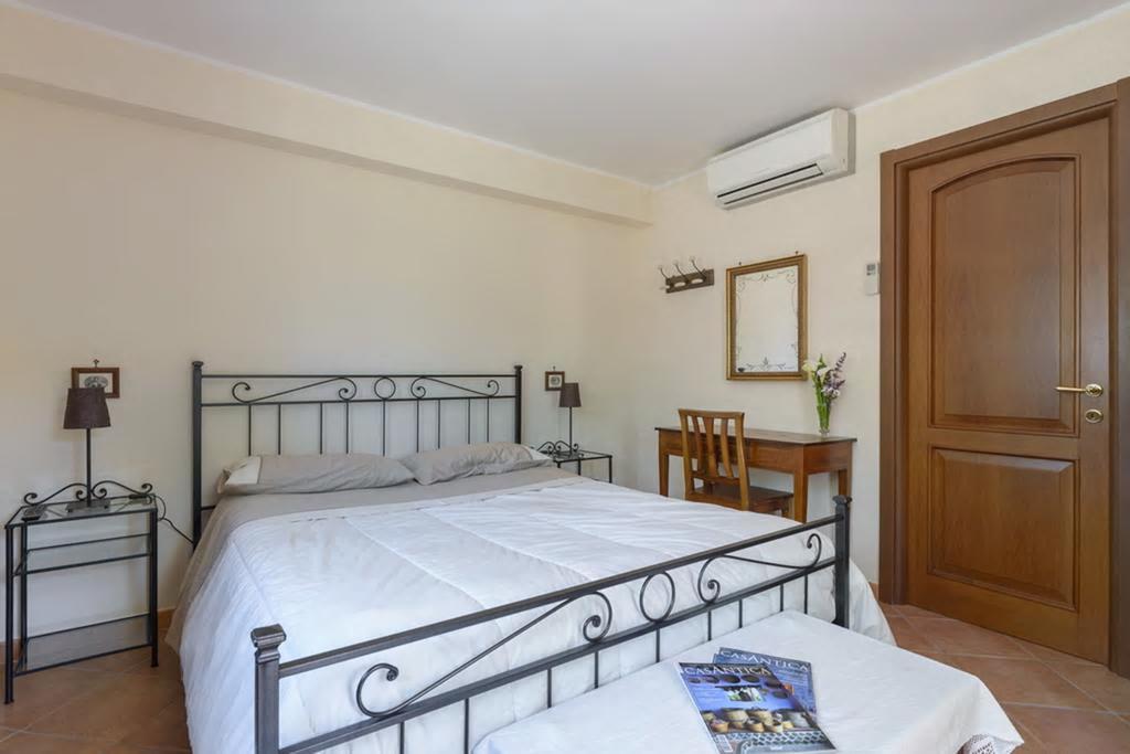 Bed & Breakfast La Valle Dei Casali Com