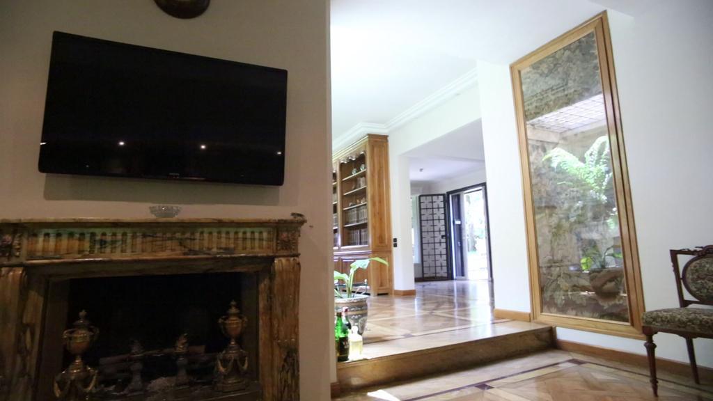 Candia House *