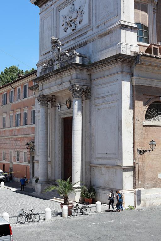 Navona Secret Guest house 3*