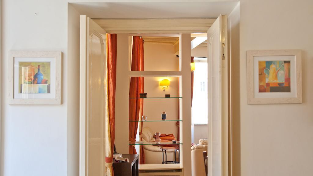 Appartement In Trevi Fouintain View Rome