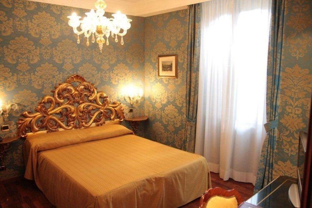 Des Epoques Hotel