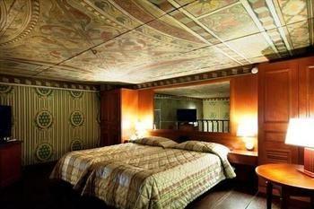 Lella 2* Rome