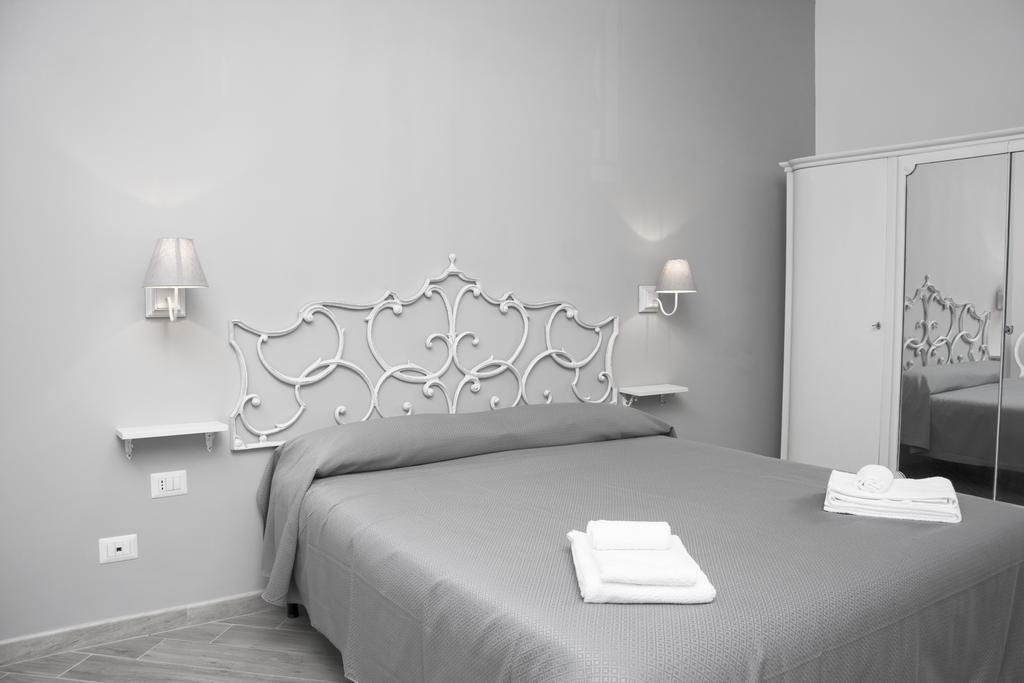 Gens Claudia, Vatican Luxury Rome