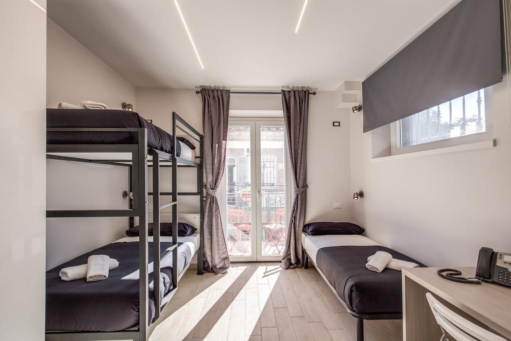 Aurelia Vatican 3*