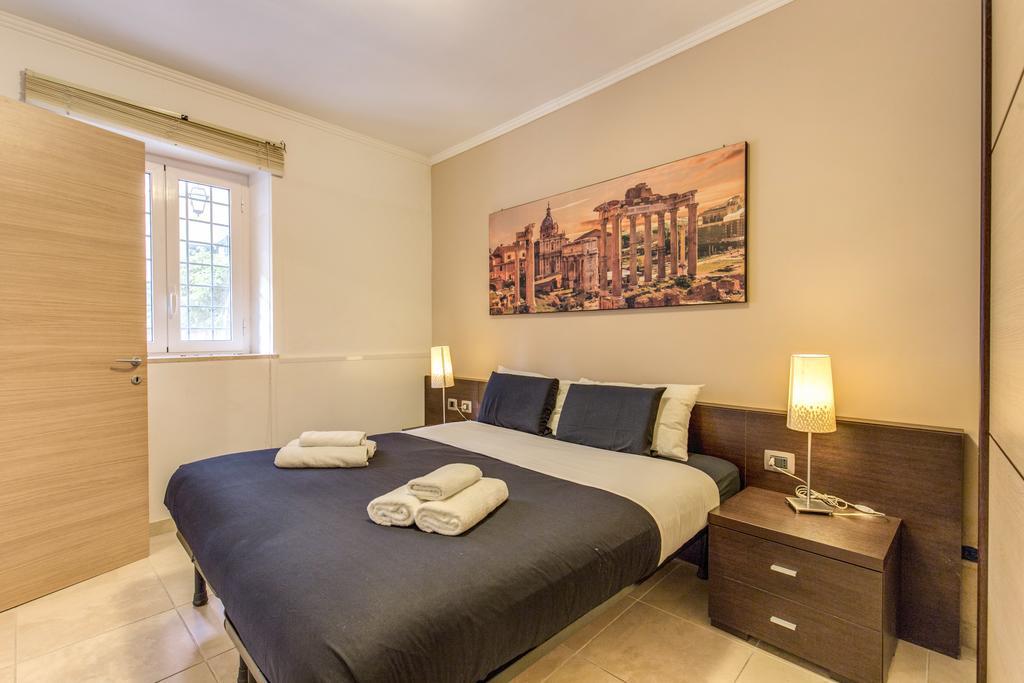 Aurelia Vatican 3*