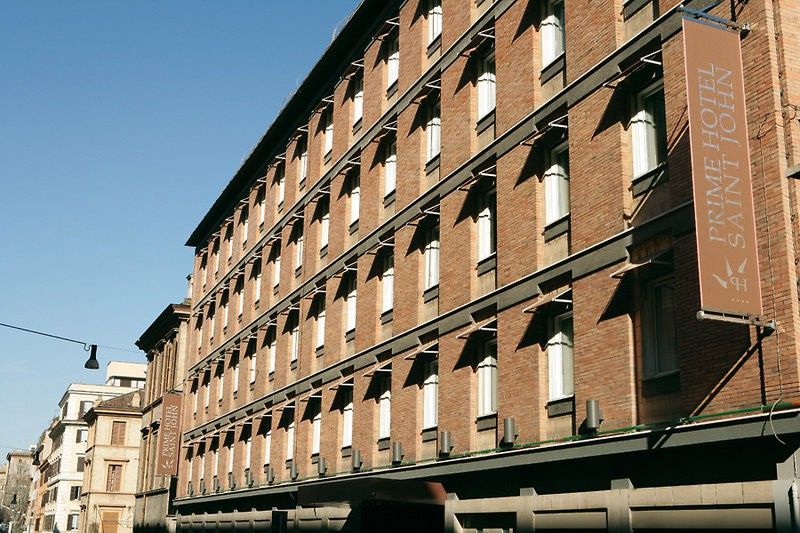Saint John 4*