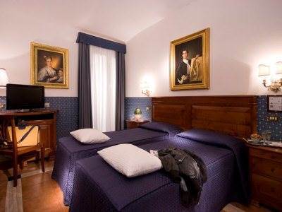 Budget Rooms Des Arts Rome