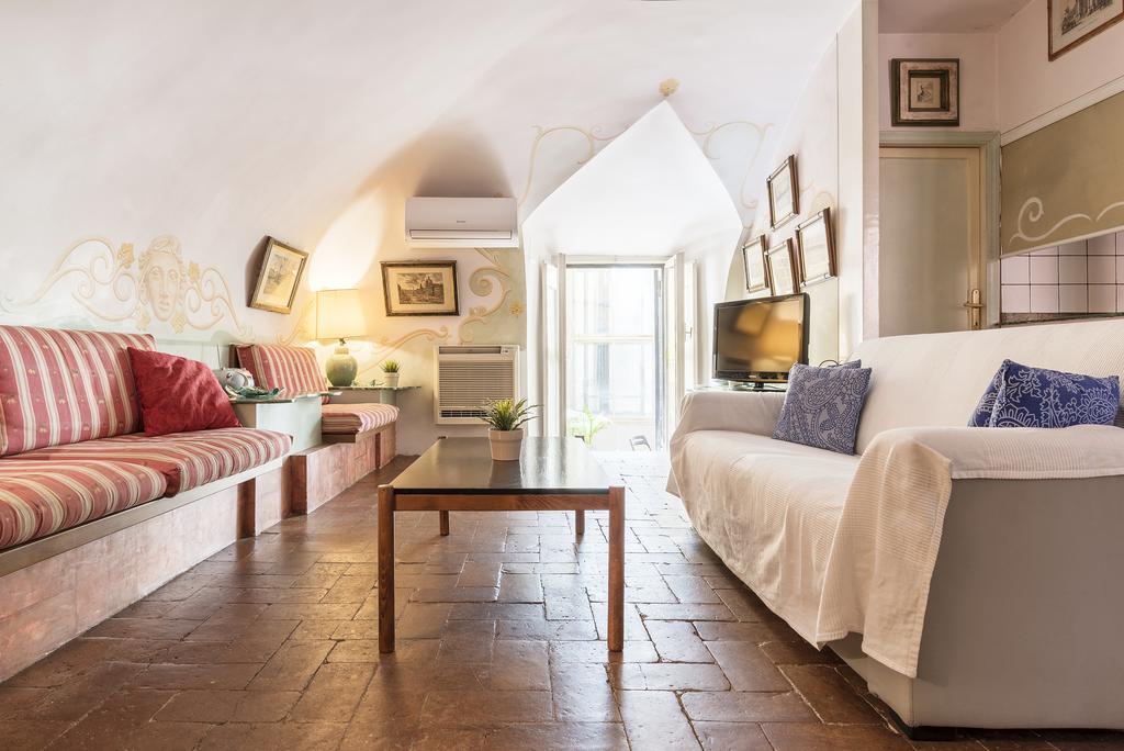 Appartamento Piazza Colonna - Charme Homes *